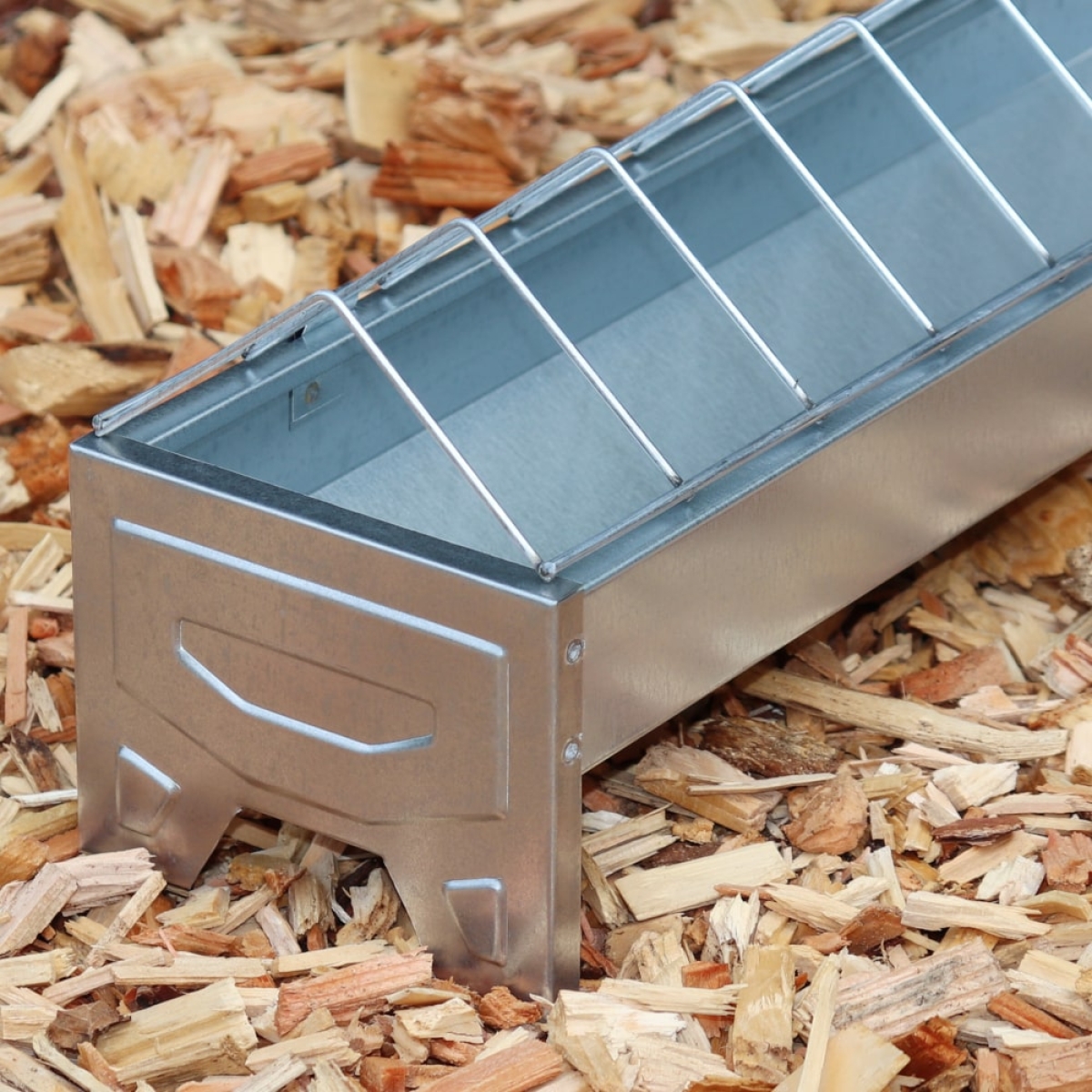 Junghennen Futtertrog 50cm verzinkt - Futterautomat für Geflügel - mit klappbarem Fressgitter
