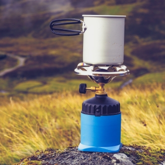 CFH Kartuschenkocher Happy Camper, mit 2 Gaskartuschen, Campingkocher, Gaskocher, 52402
